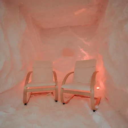 酒店 Marinaj & 地拉那