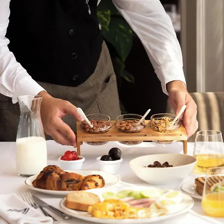 酒店 Marinaj & 地拉那