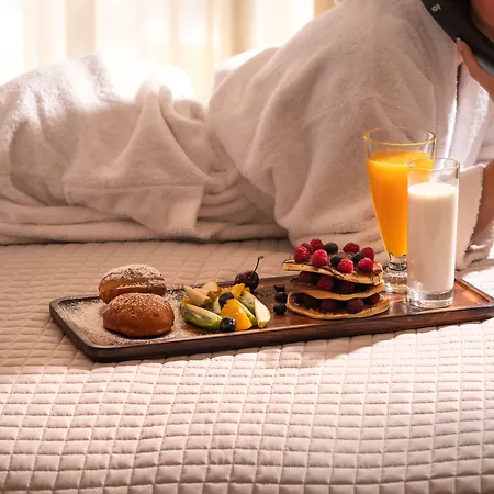 Marinaj & 酒店 地拉那