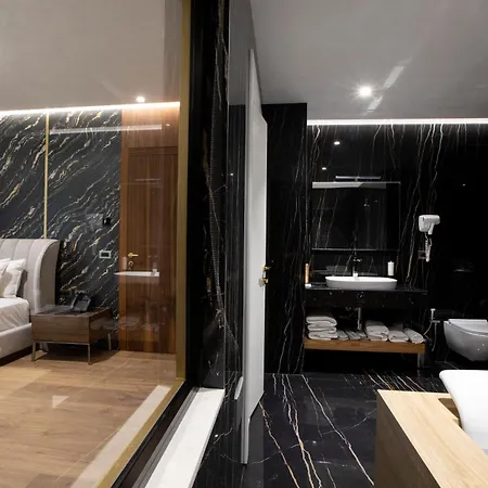 Marinaj & 4* Tirana