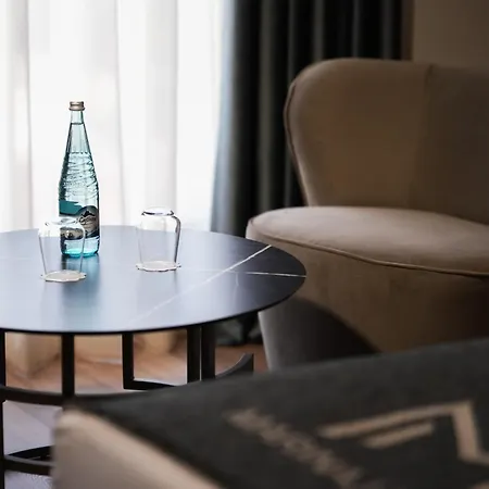 Marinaj & Hotel 4*